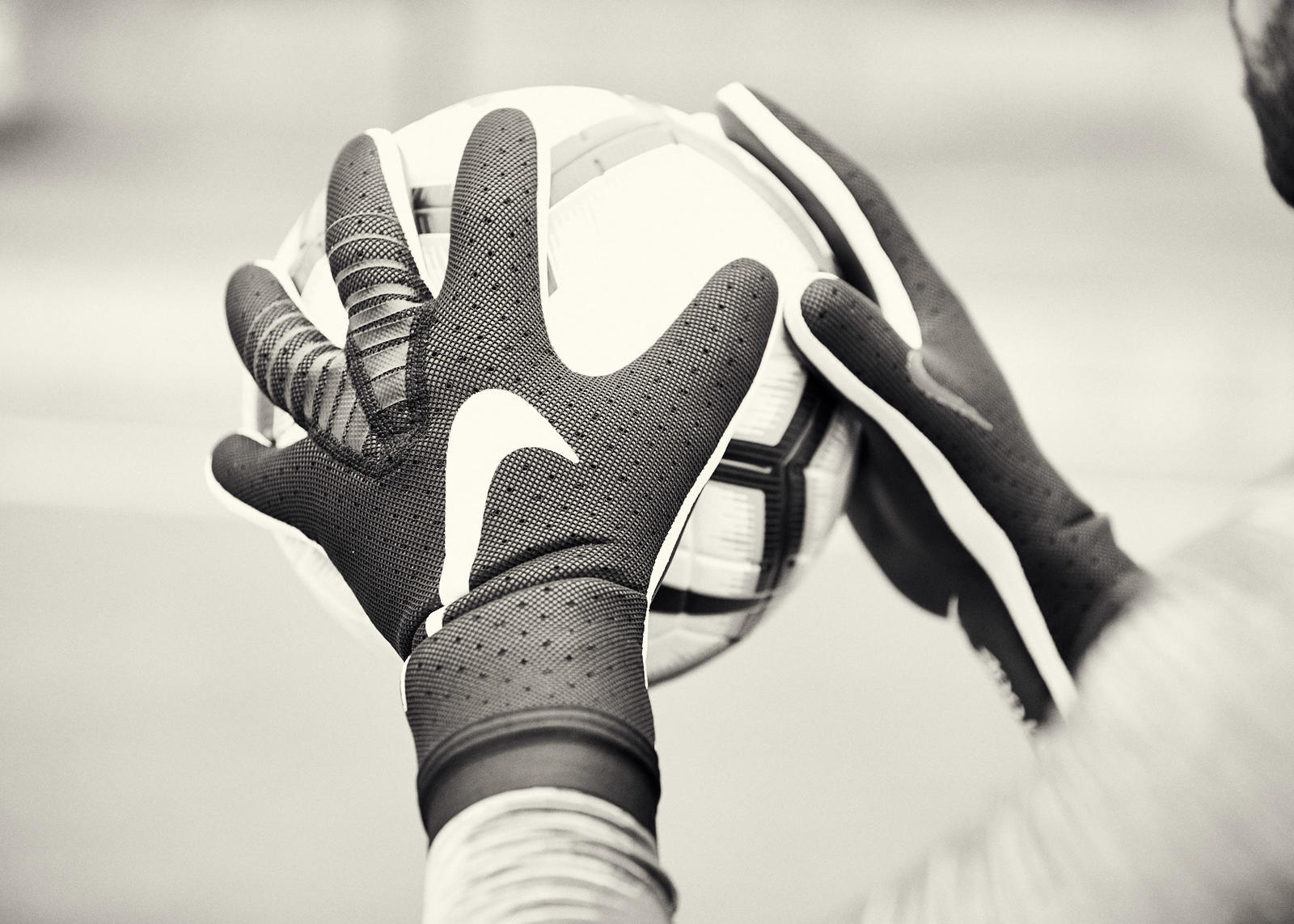 Soccer Gloves for Goalies and Players To Be At Their Best